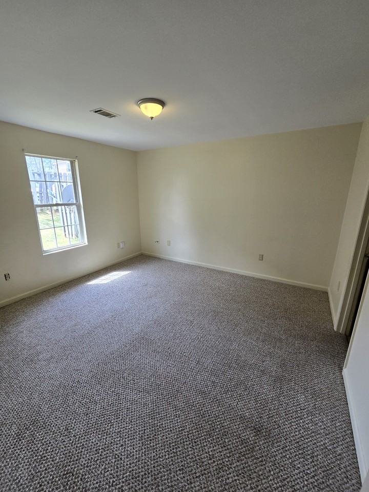 307 Fairview St #1 - Photo 5 of 5