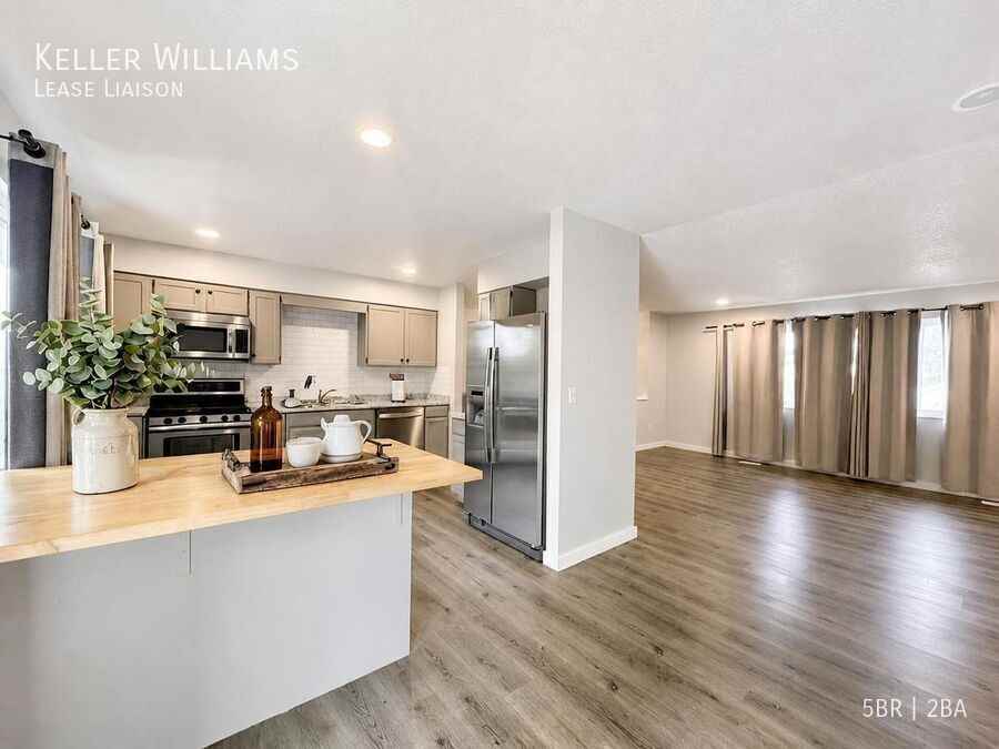 1105 Mount View Ln - Photo 5 of 15