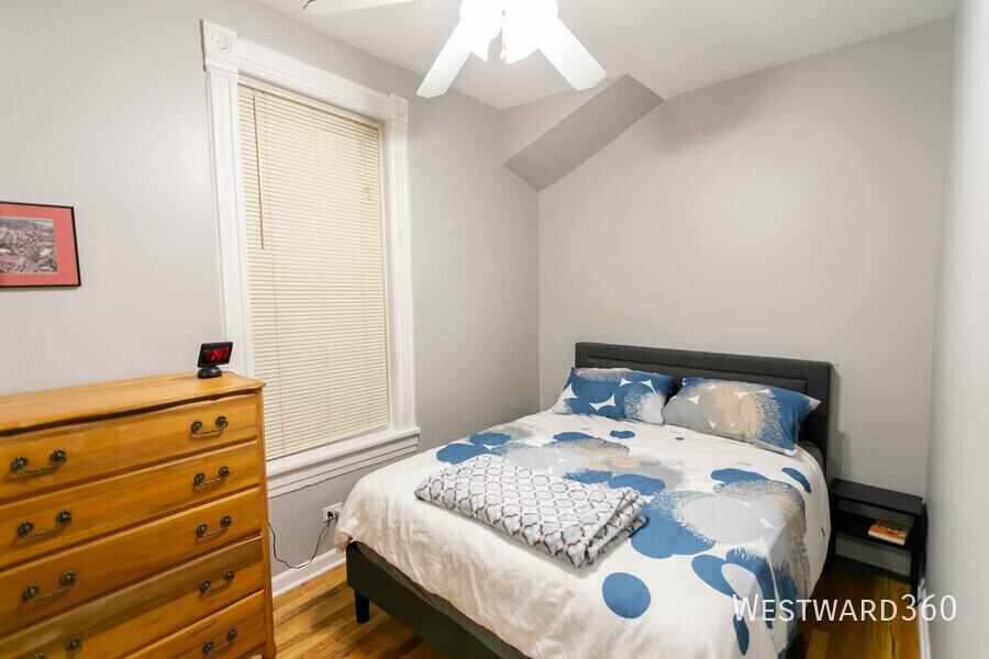 2611 W Cortland St #1 - Photo 6 of 14