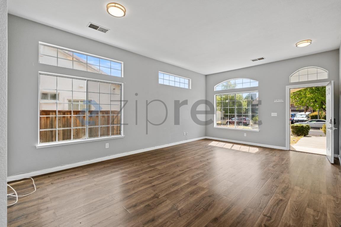 4764 Brookside Cir - Photo 7 of 29