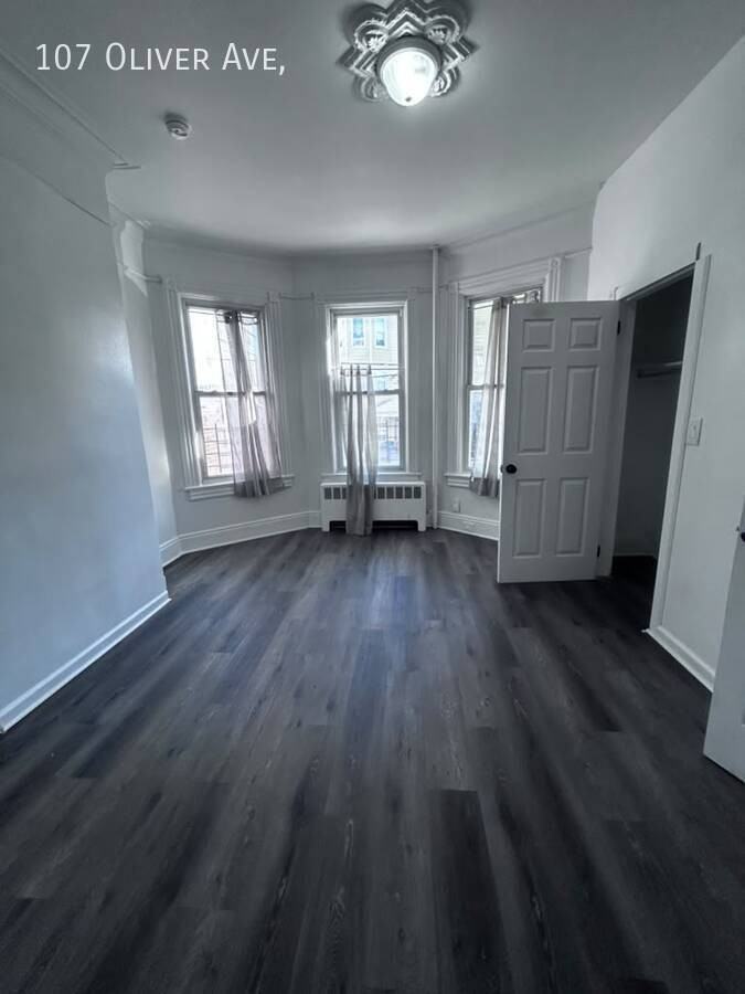 107 Oliver Ave - Photo 2 of 10