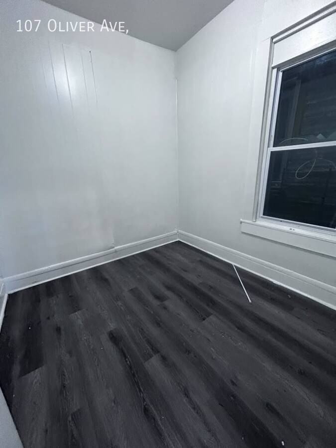 107 Oliver Ave - Photo 7 of 10