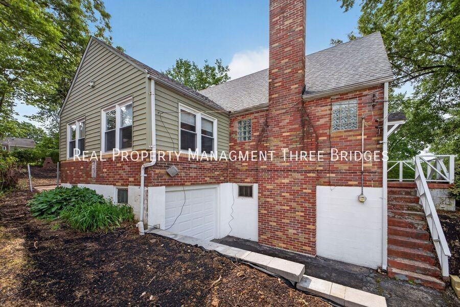 130 S Barat Ave - Photo 2 of 22