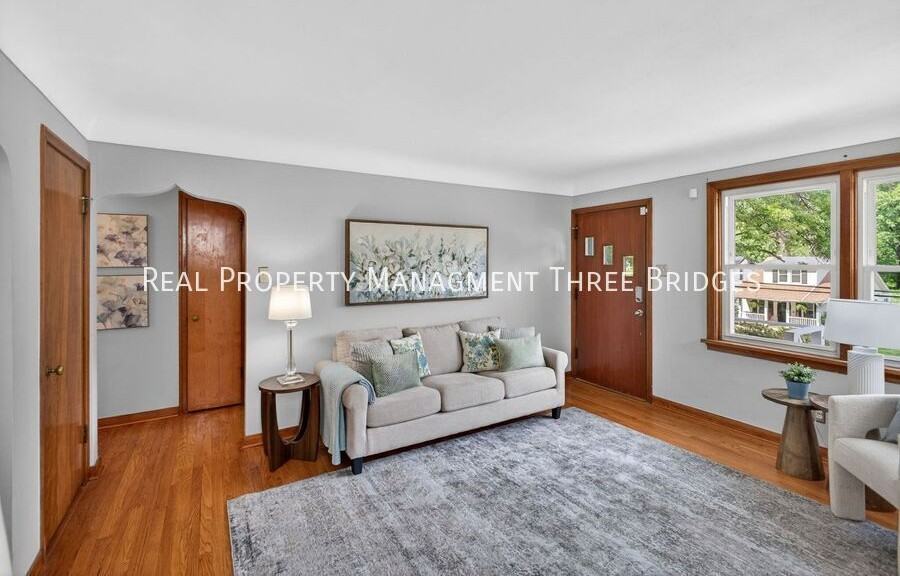130 S Barat Ave - Photo 4 of 22