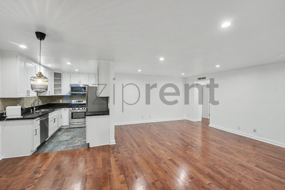 811 S Bedford St #203 - Photo 4 of 6