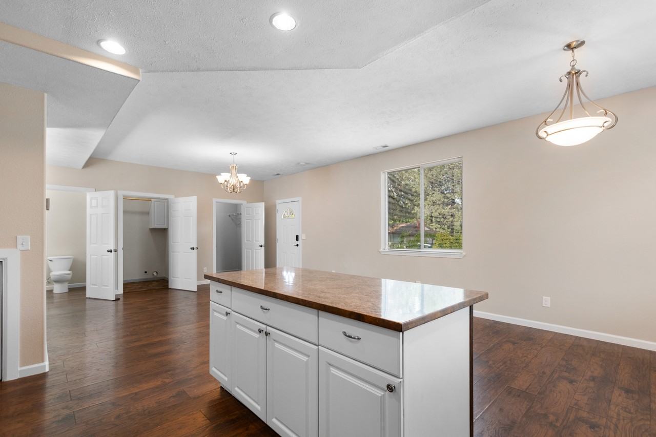 3164 E 16th Ave - Photo 3 of 50