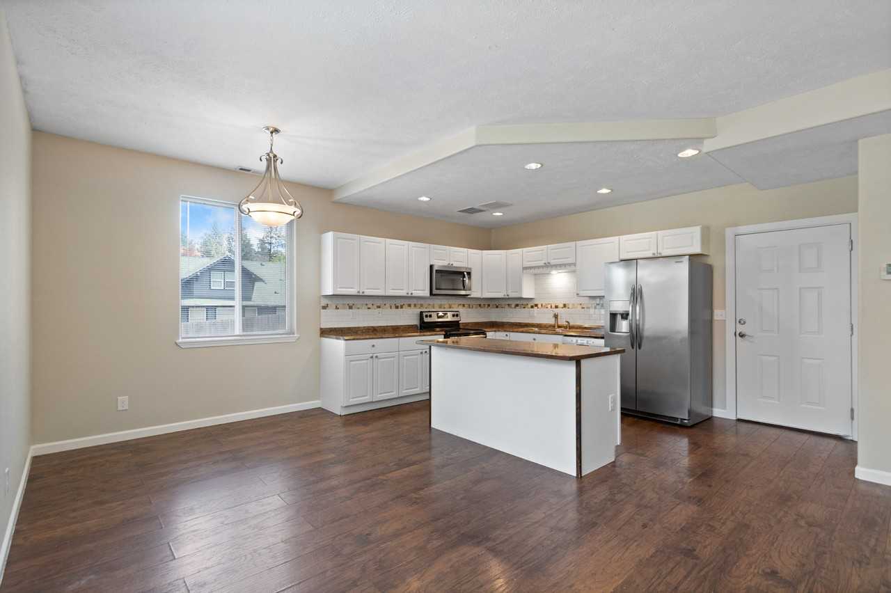 3164 E 16th Ave - Photo 7 of 50