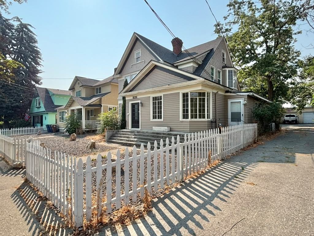 1635 W Pacific Ave #A - Photo 2 of 11
