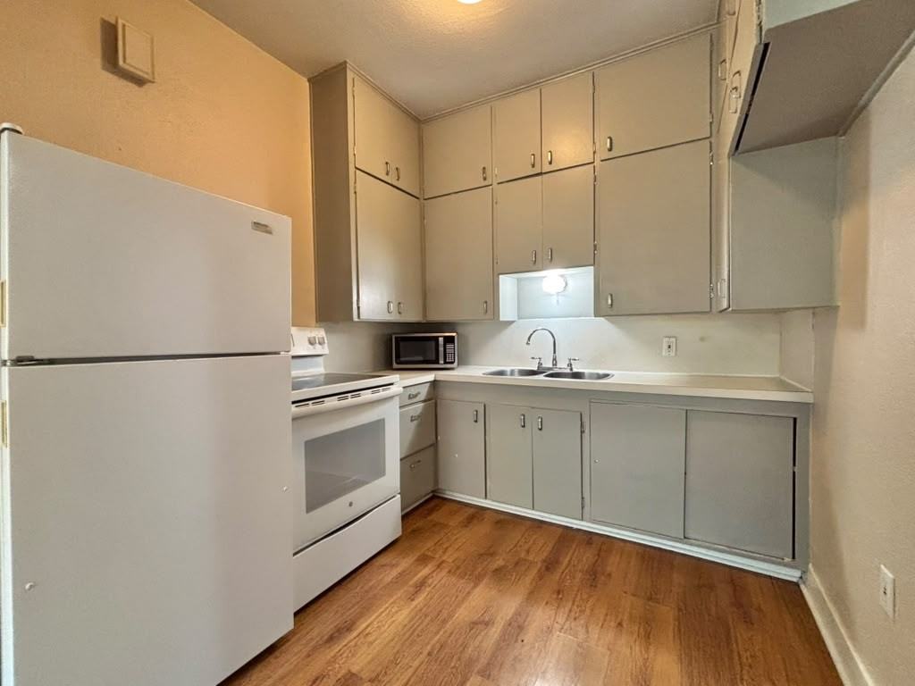 1635 W Pacific Ave #A - Photo 6 of 11