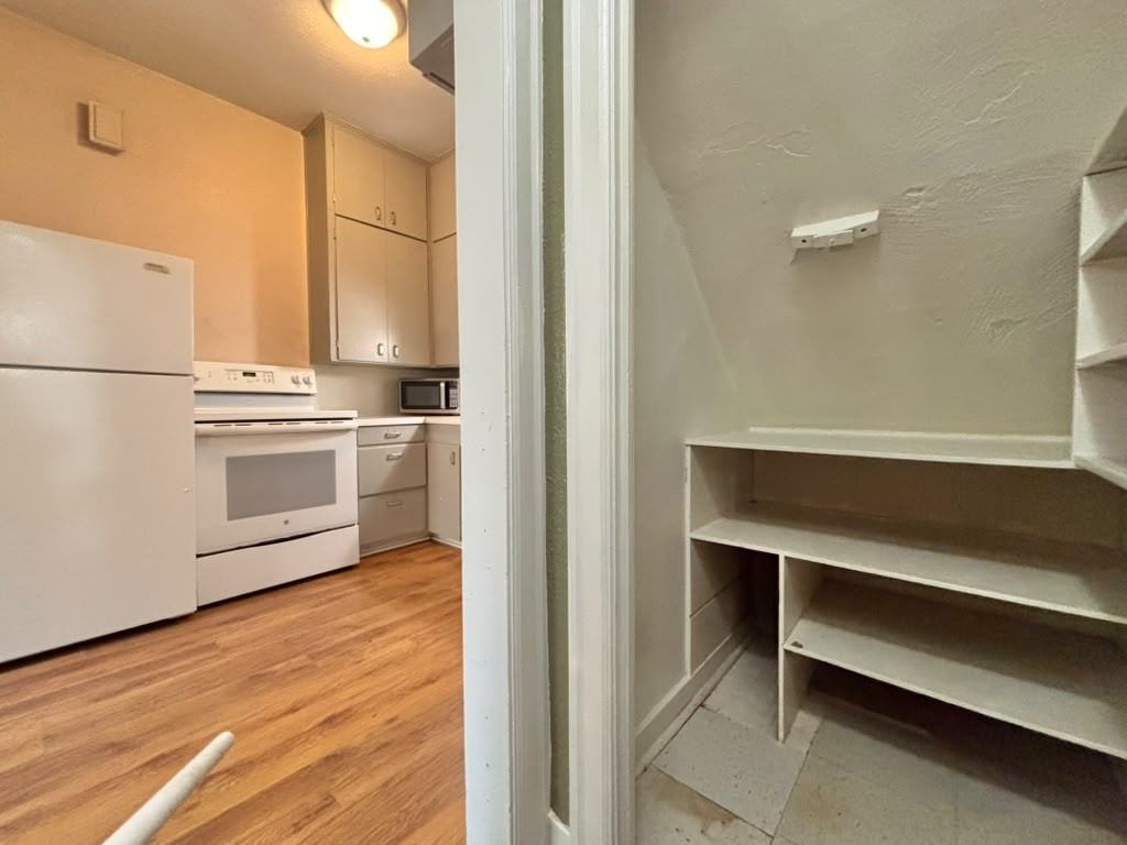 1635 W Pacific Ave #A - Photo 7 of 11