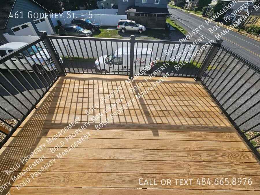 461 Godfrey St #5 - Photo 3 of 14