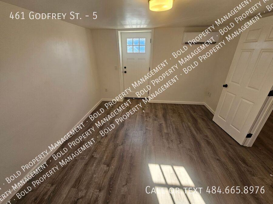 461 Godfrey St #5 - Photo 4 of 14