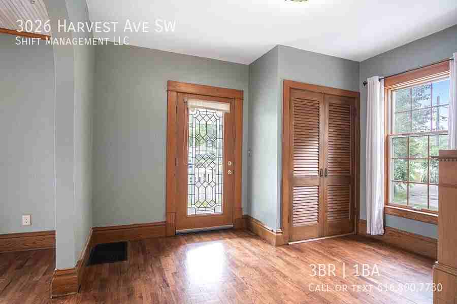 3026 Harvest Ave Sw - Photo 5 of 23