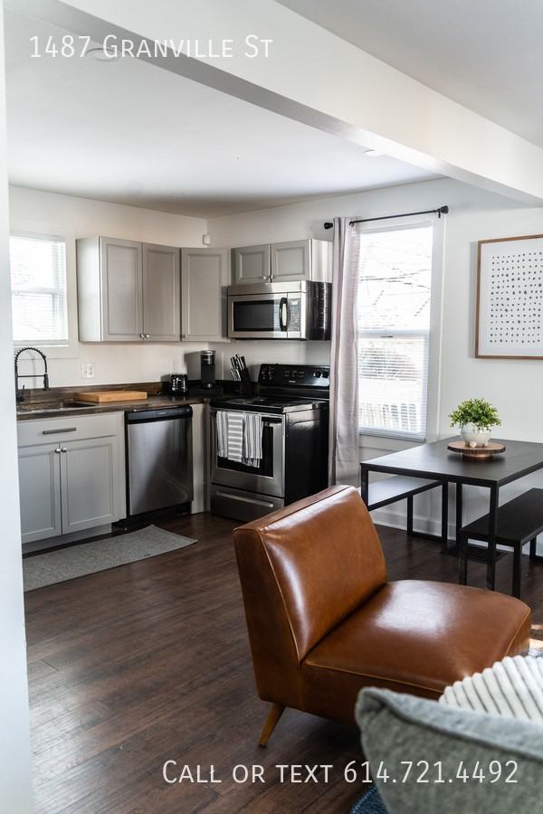 1487 Granville St - Photo 7 of 50