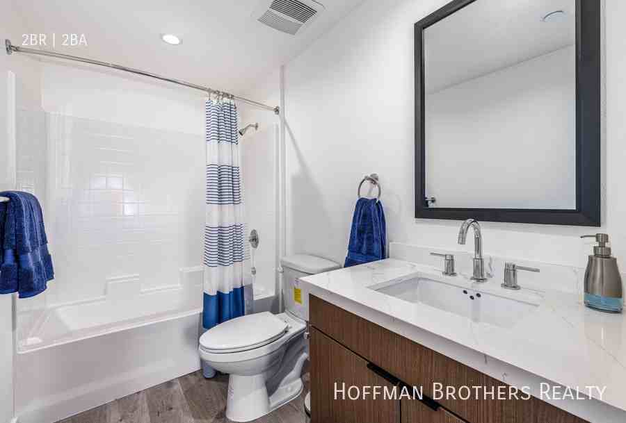 900 N Ardmore Ave Property - Photo 6 of 30