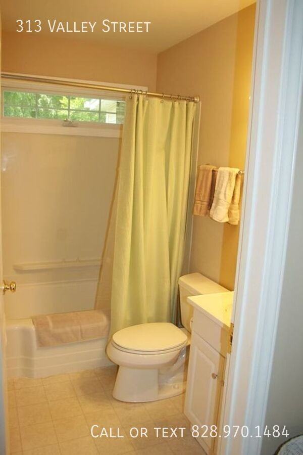 313 Valley St - Photo 6 of 8