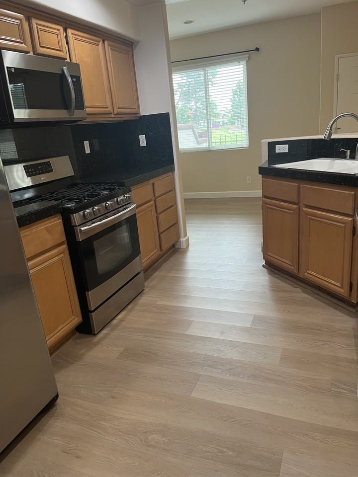 2384 Sunningdale Dr #2384 - Photo 2 of 11