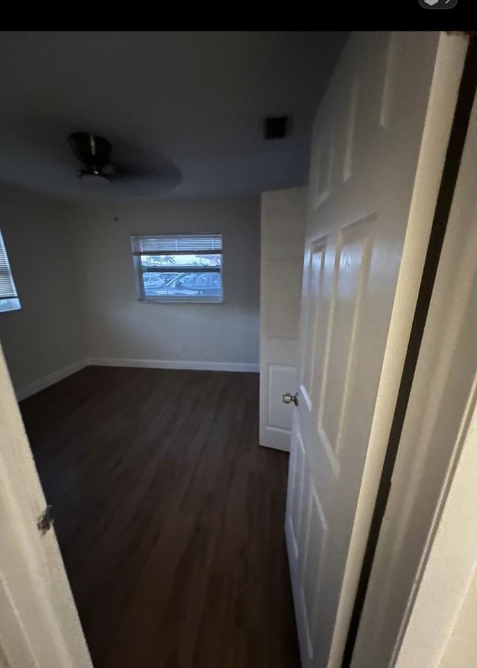 1019 Se 23rd Pl #C - Photo 3 of 5