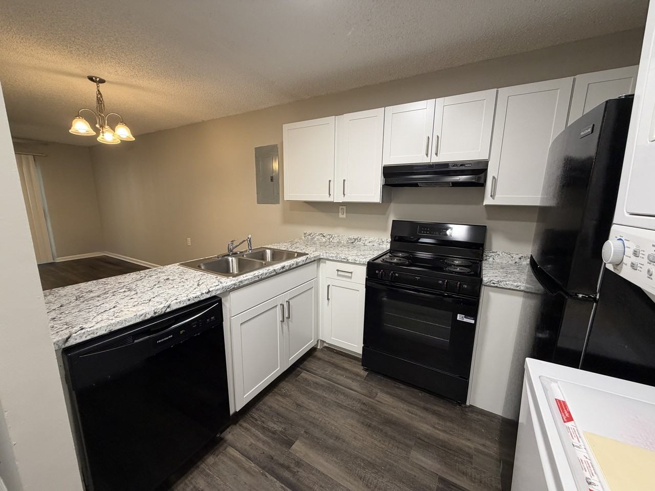 118 S Spruce St #A - Photo 4 of 5