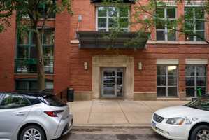 featured image of 1735 N Paulina St #318
