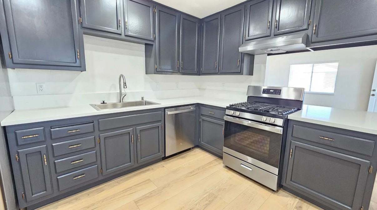 933 Perdew Ave #C - Photo 3 of 10