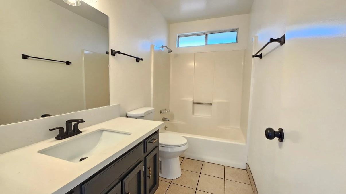 933 Perdew Ave #C - Photo 6 of 10