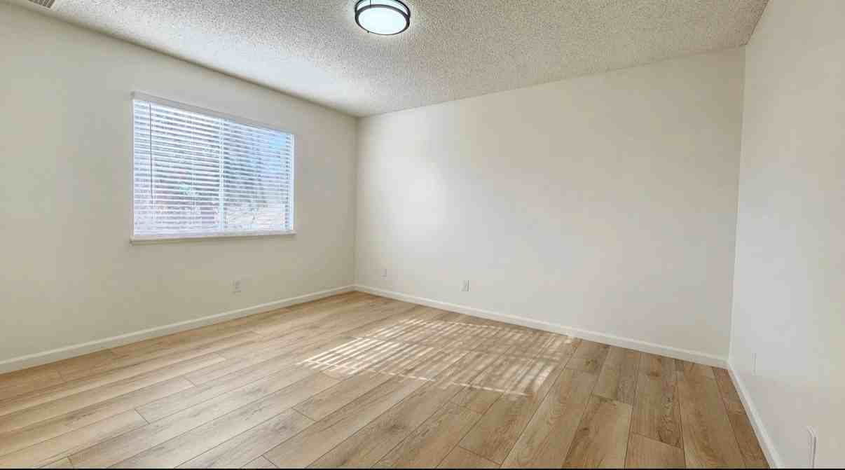 933 Perdew Ave #C - Photo 7 of 10