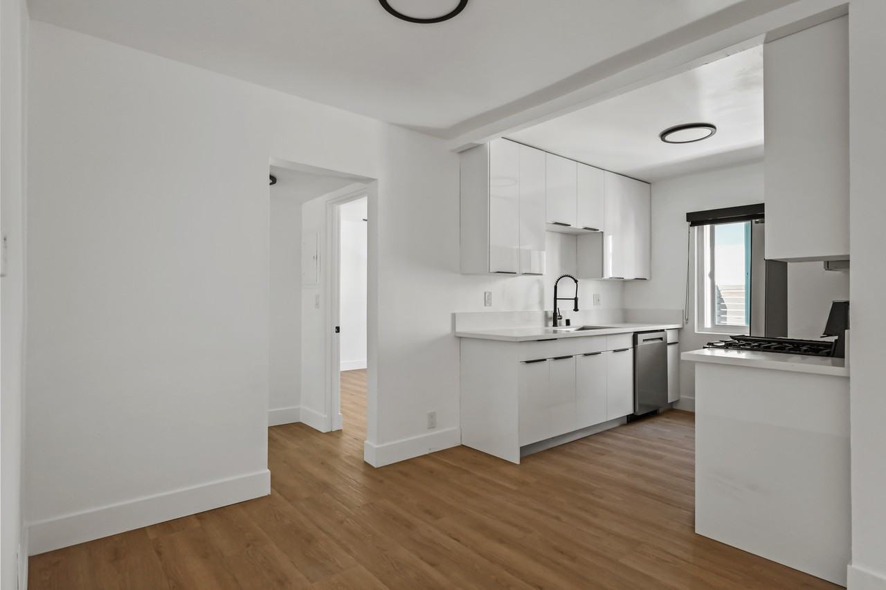 2034 S Garth Ave #2 - Photo 4 of 18