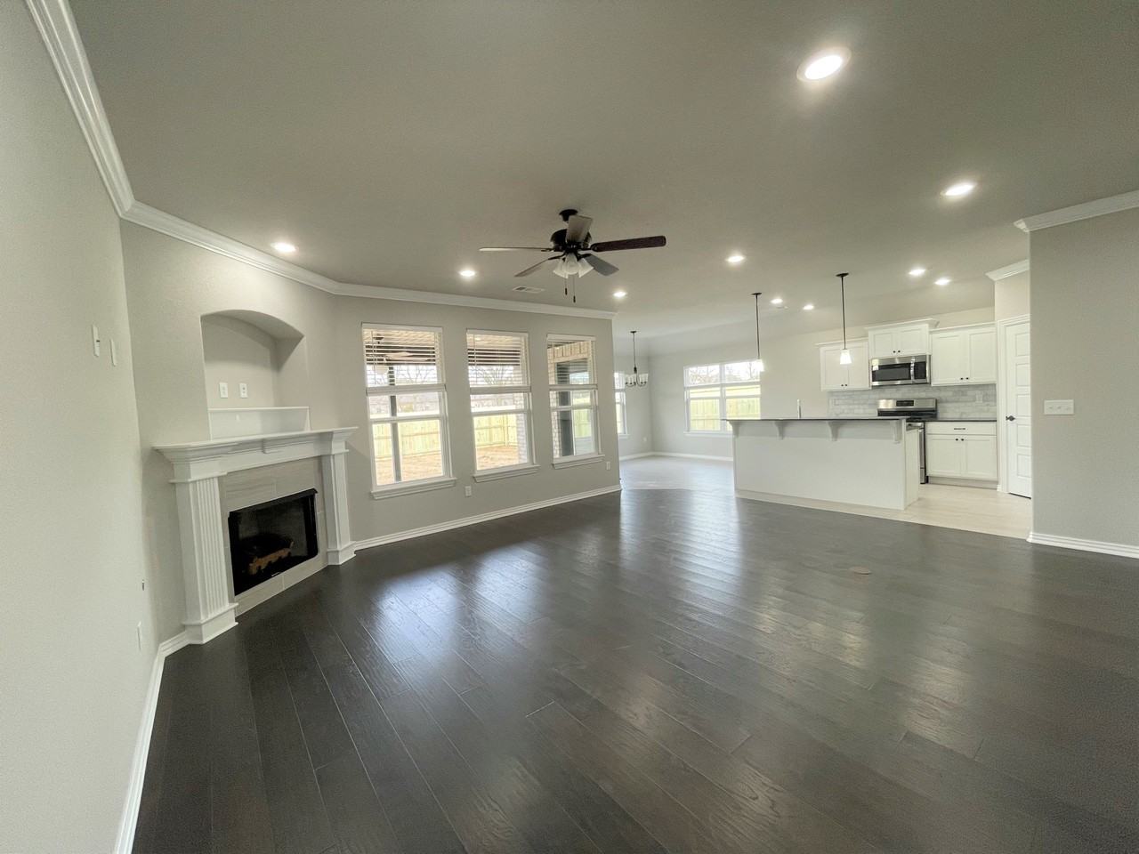 890 Lakeview Dr #NA - Photo 3 of 22