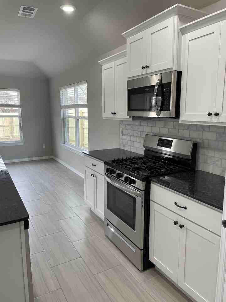 890 Lakeview Dr #NA - Photo 5 of 22