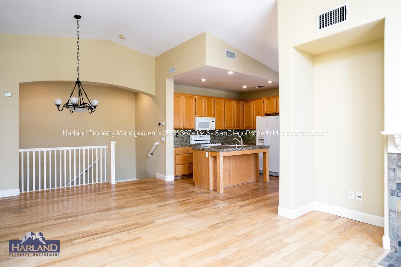 11801 Miro Cir - Photo 3 of 12