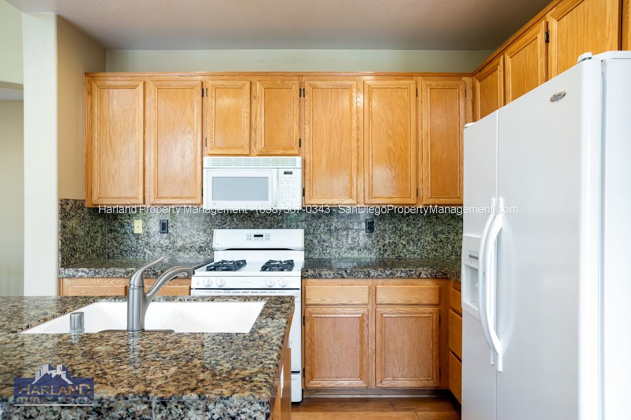 11801 Miro Cir - Photo 6 of 12