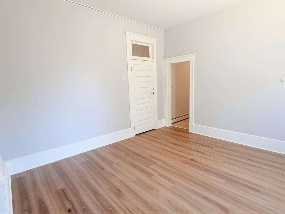 134 Victoria St S #3 - Photo 4 of 18