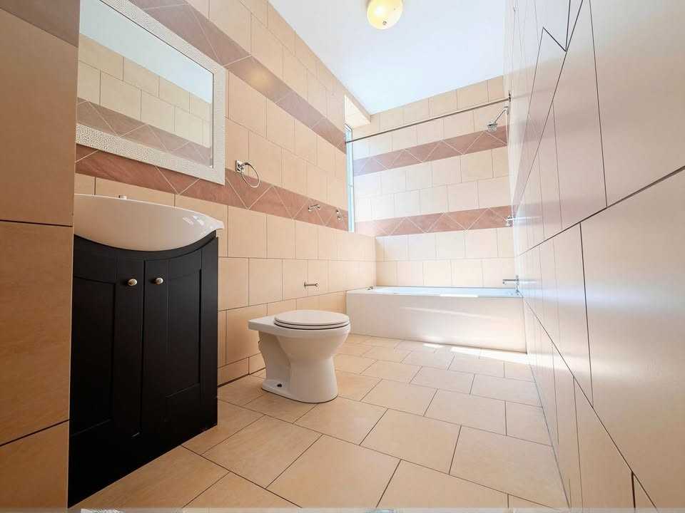 134 Victoria St S #3 - Photo 5 of 18