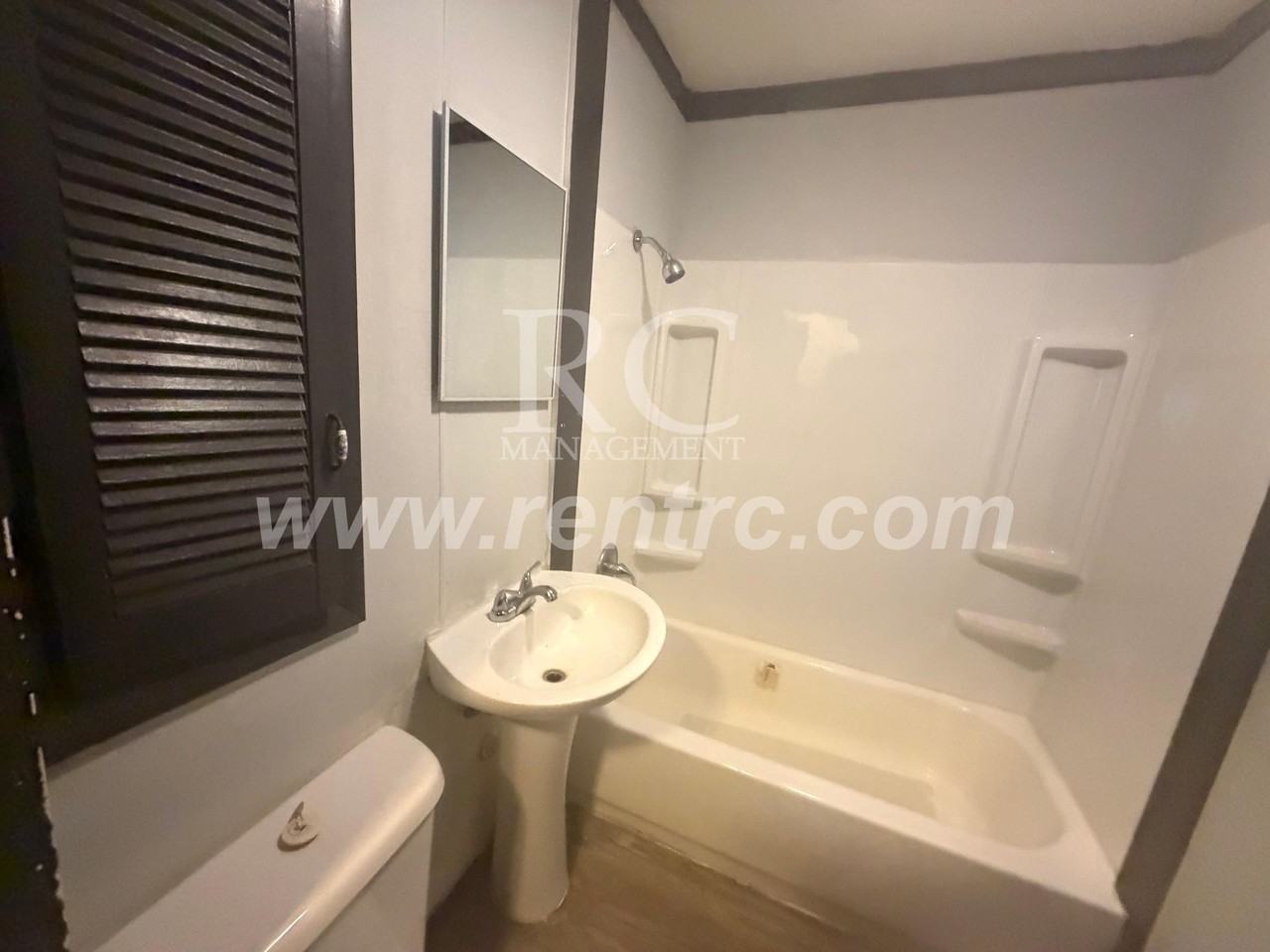 228 Delaware Ave - Photo 4 of 13