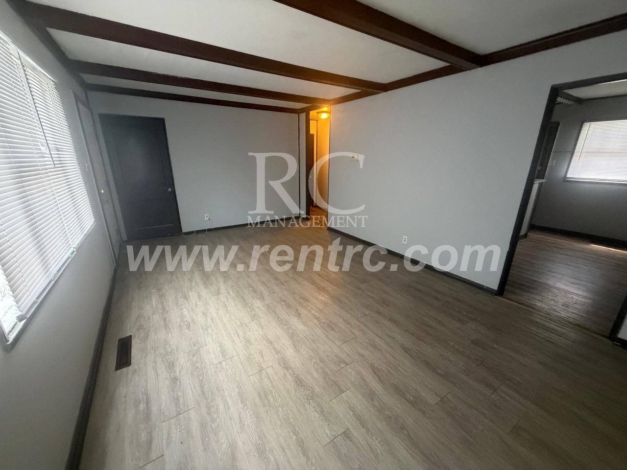 228 Delaware Ave - Photo 7 of 13