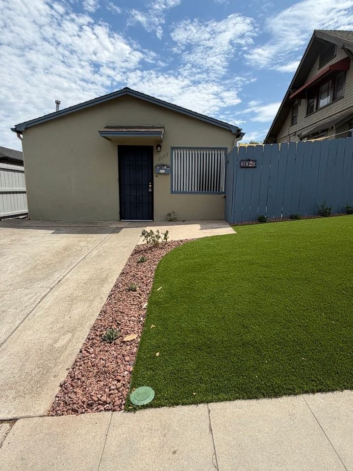 3083 Palm St - Photo 2 of 19