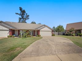 featured image of 1521 Fianna Place Ct