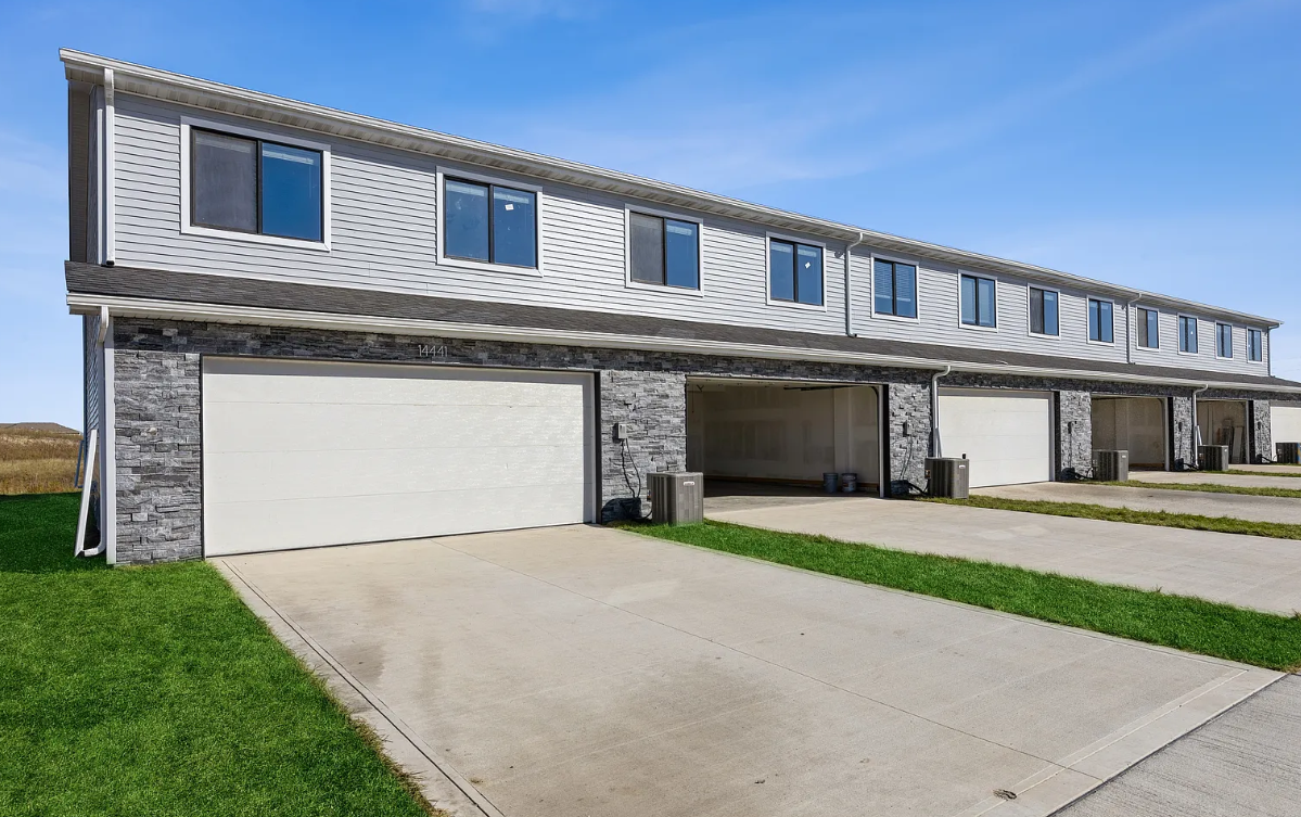 14437 Springbrook Trl #0 - Photo 2 of 15