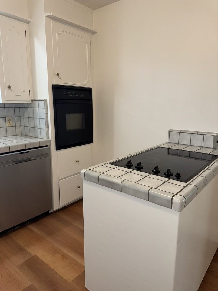 33 Russell Ave #1 - Photo 6 of 40