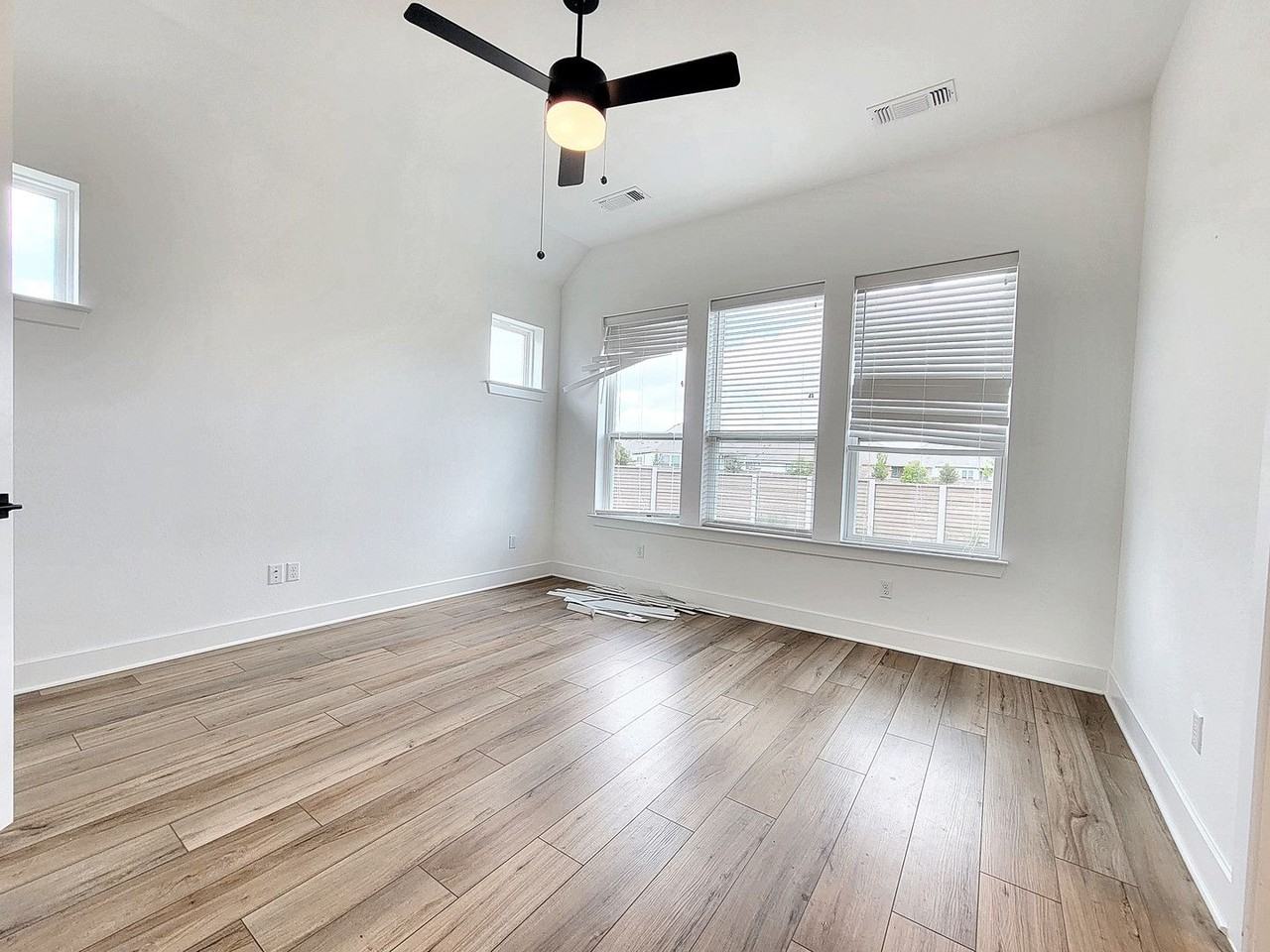 513 Three Feathers Ct - Photo 7 of 28