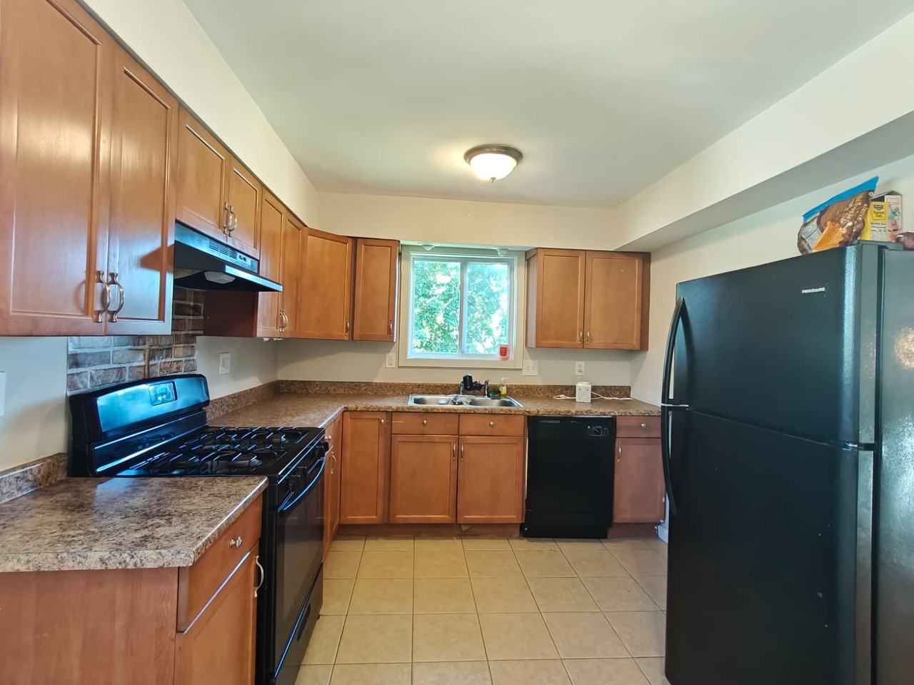 210 Valley Rd - Photo 3 of 19