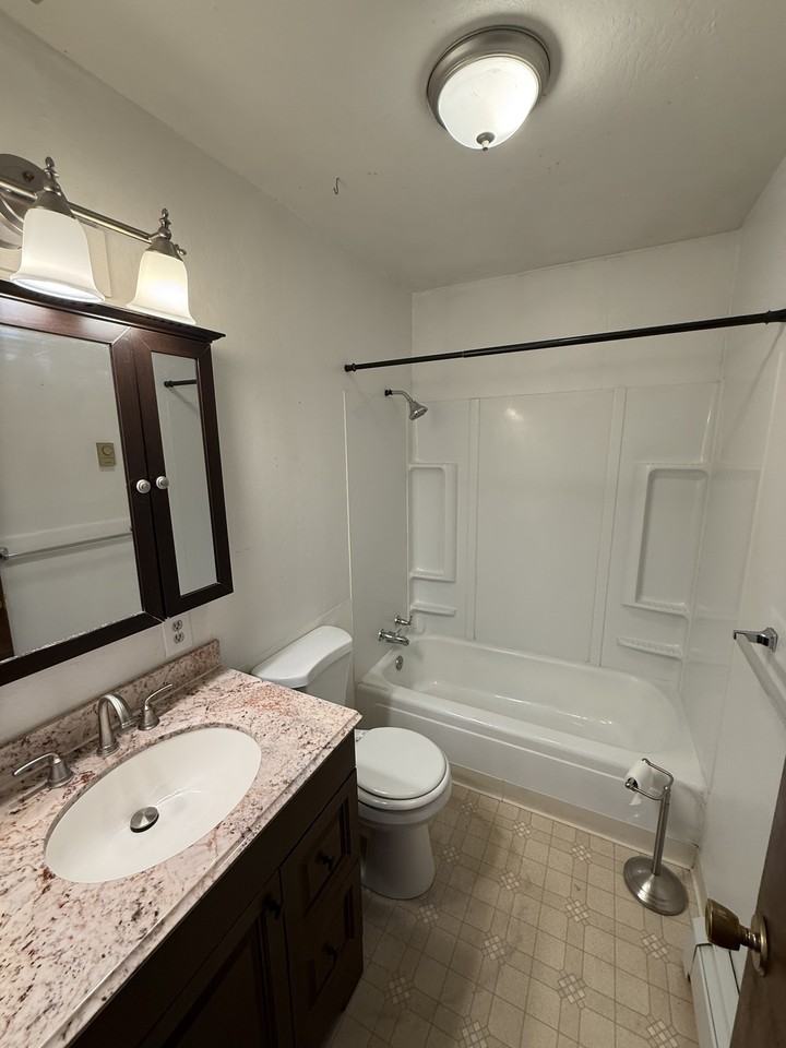 2763 Mack Blvd #2 - Photo 7 of 12