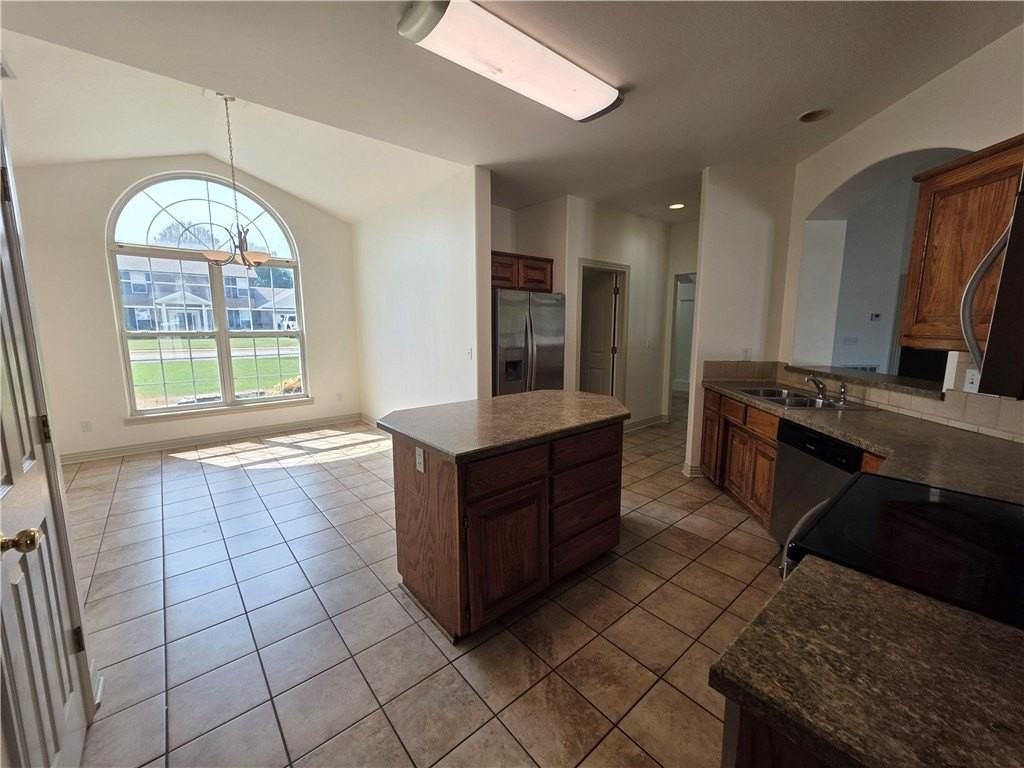 302 Cross Creek Dr - Photo 6 of 24