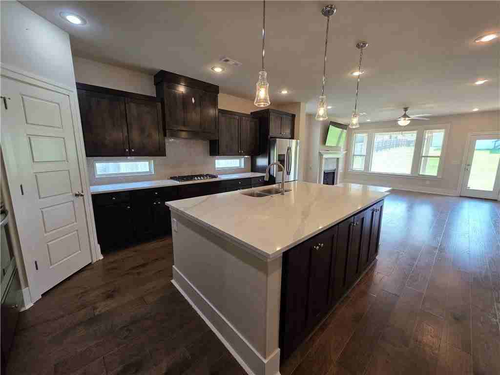 616 Mill Pond Way - Photo 3 of 26