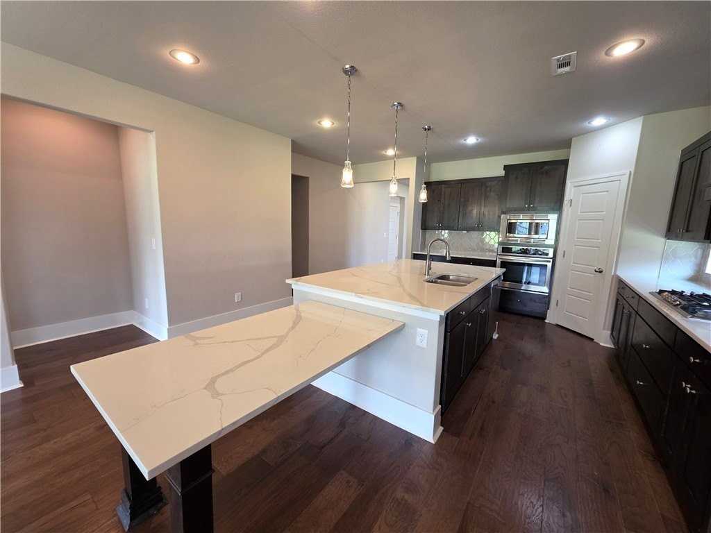 616 Mill Pond Way - Photo 4 of 26