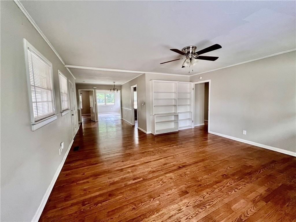 1642 N Oakland Ave - Photo 2 of 11