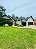 featured image of 1300 Hickory St