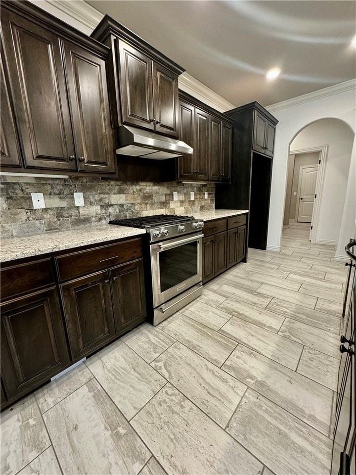 1300 Hickory St - Photo 6 of 25