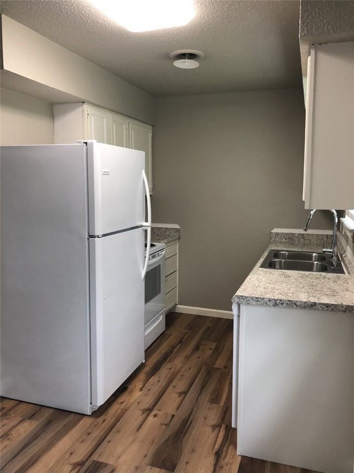 419 S Cleveland St #A - Photo 5 of 11